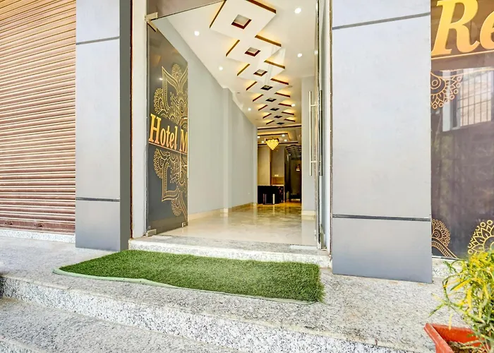 Super Townhouse Anisabad Near Mahavir Sansthan