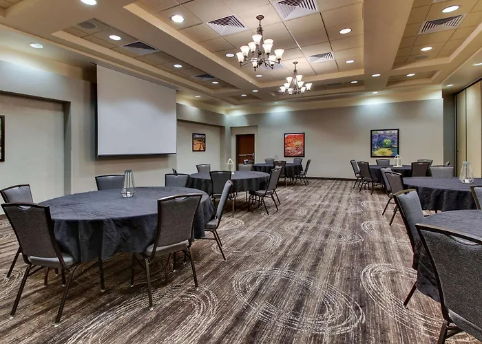 Drury Inn & Suites Phoenix Happy Valley