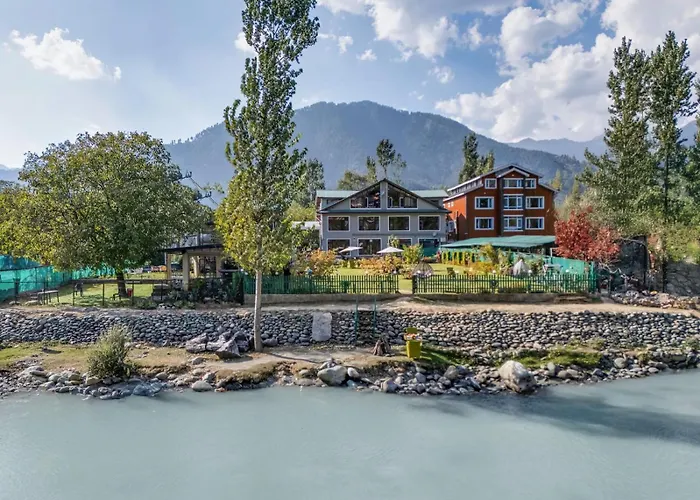 Hotel River View Resort
