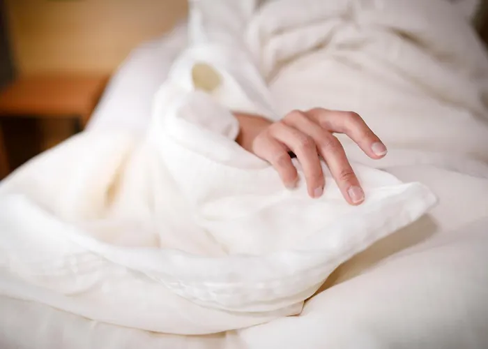 Neon Hotel - Luxury Sleep Retreat -