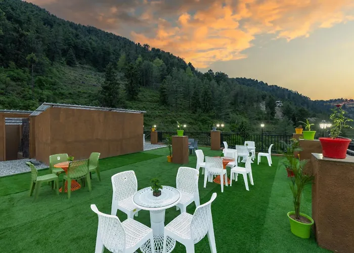 The Mountains Breeze Retreat I Couple Friendly I Balcony I Charvi Retreat I Kufri By Exotic Stays