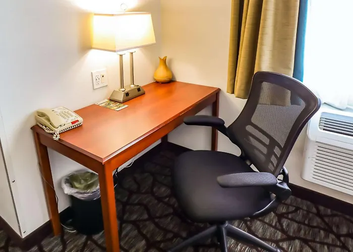 Quality Inn & Suites Sequim At Olympic National Park