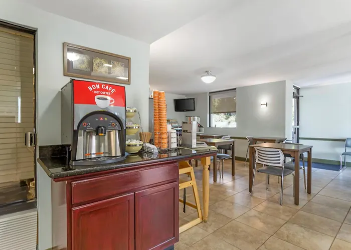 Quality Inn & Suites St Augustine Beach Area
