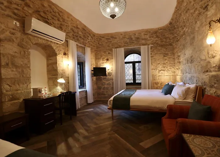 Petrakis Inn