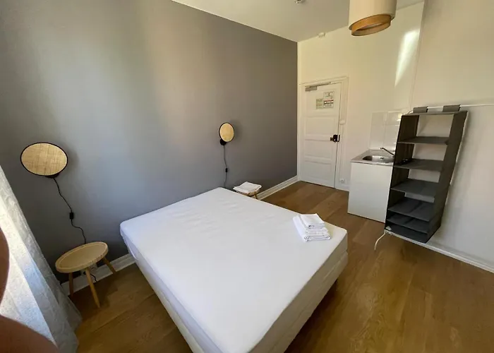 Hotel Clermont Airport