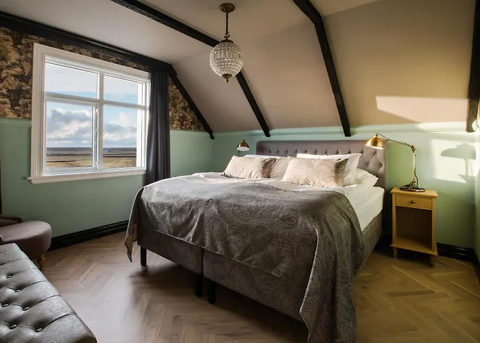 Skalakot Manor Hotel