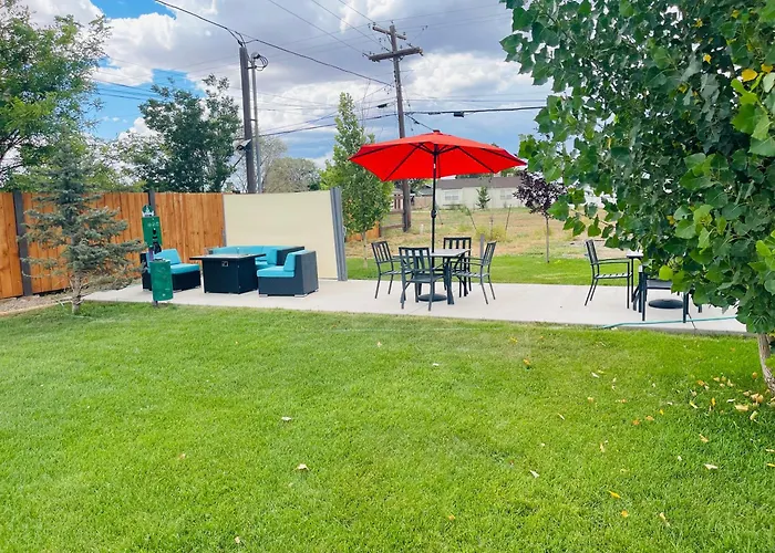 Blue Sage Inn & Suites