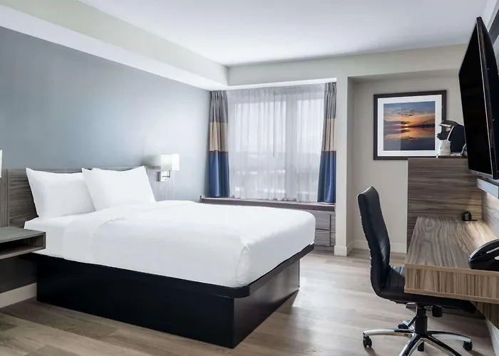 Microtel Inn & Suites By Wyndham Kanata Ottawa West
