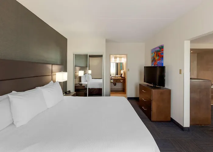 Best Western Plus Toronto Airport Hotel