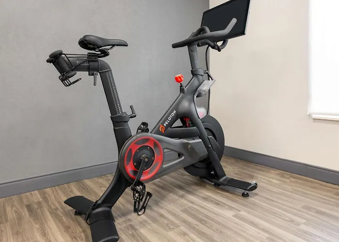 Hampton Inn & Suites Cleveland-Beachwood