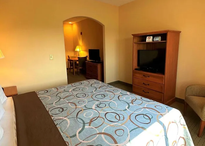 Super 8 By Wyndham Topeka At Forbes Landing