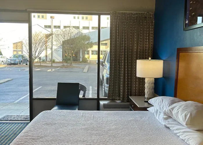 Days Inn By Wyndham Virginia Beach At The Beach
