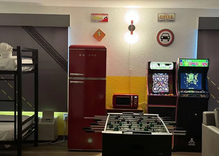 Super 8 By Wyndham Bloomington/Airport