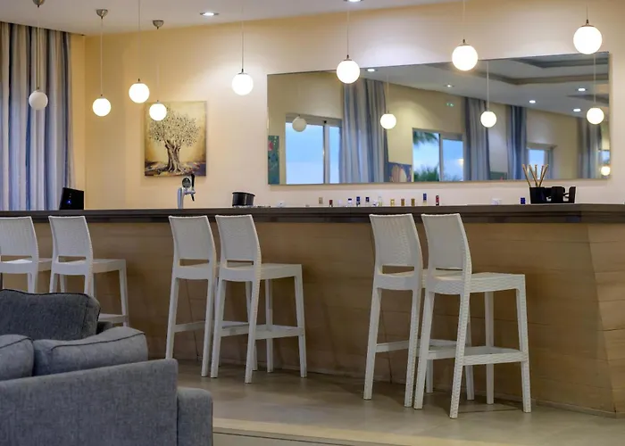 Zeus Hotels Palm Beach