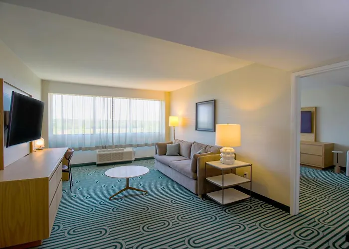 Doubletree By Hilton Clarksville Riverview