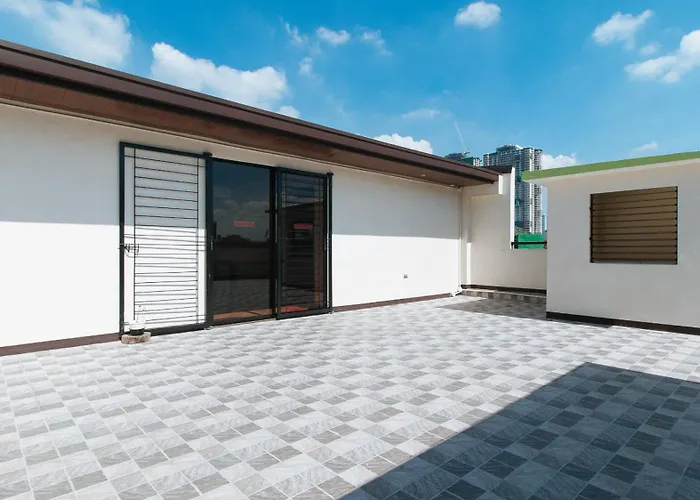Reddoorz Plus Near Uptown Bgc Mall