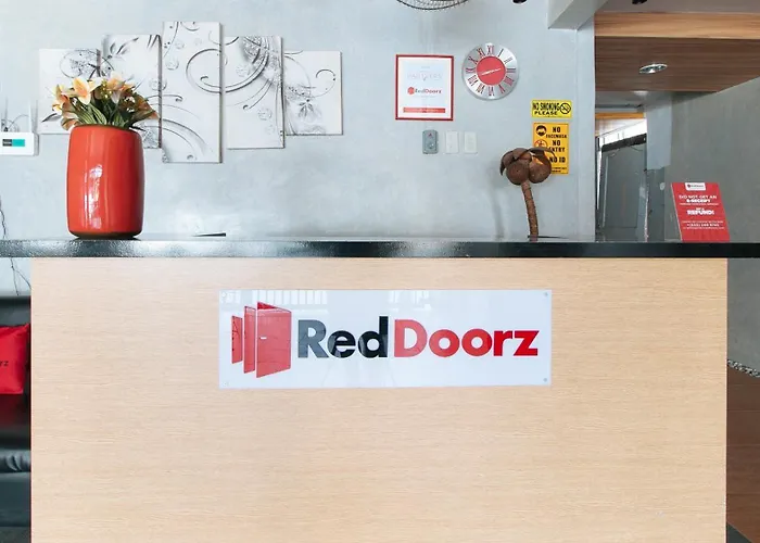 Reddoorz Near Christ The King Medical Center