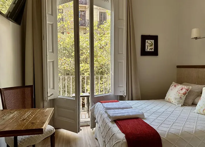 Casa Consell Gran Via, Guest House