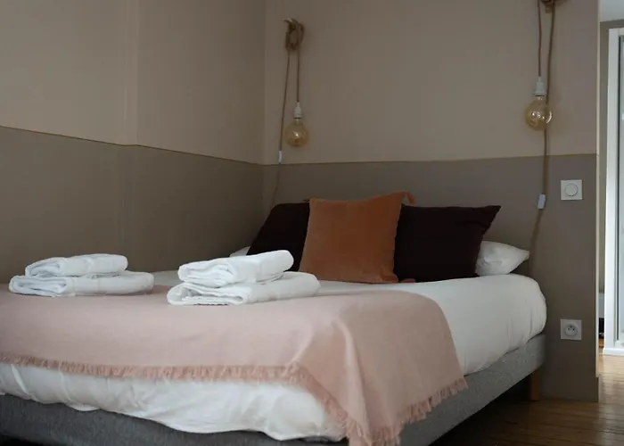 Chambres Au Coeur Du Quartier Historique - Maison Alternativi
