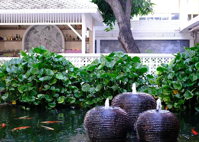 Feung Nakorn Balcony Rooms And Cafe Banguecoque