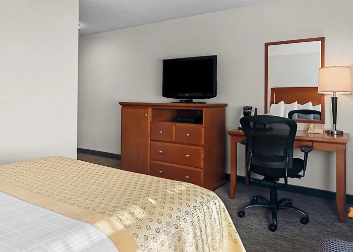 Best Western Plus Langley Inn