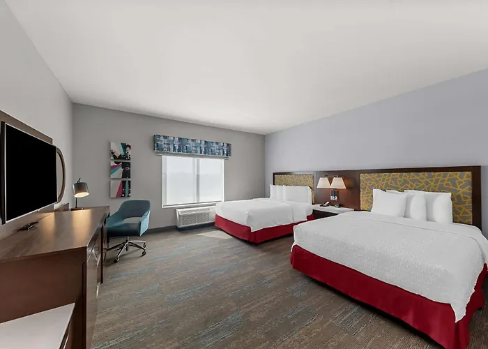 Hampton Inn & Suites Dallas - Farmers Branch