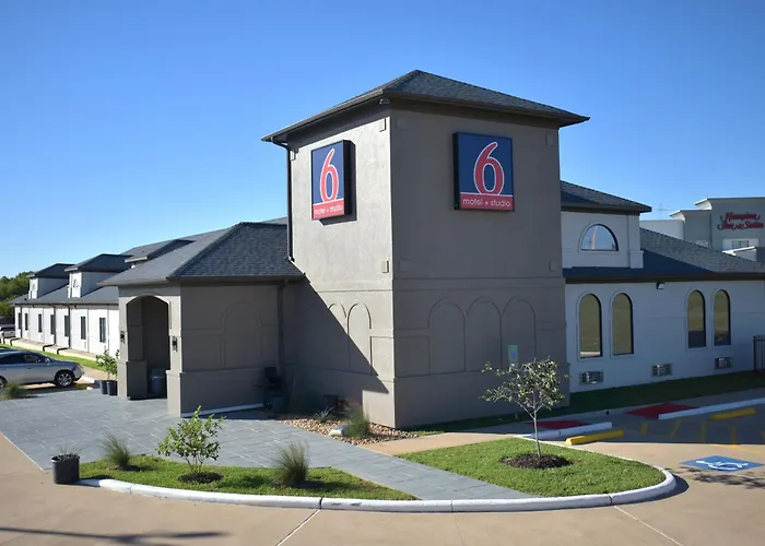 Studio 6 Suites Brenham, Tx