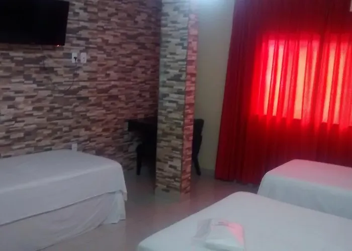 Hotel Dois Candangos