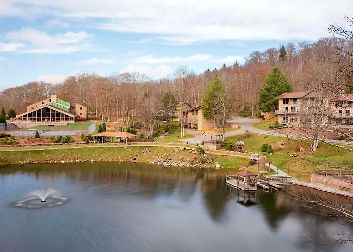 Bluegreen Vacations Blue Ridge Village, An Ascend Collection Resort Banner Elk
