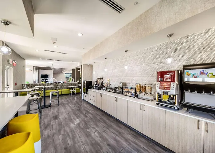 Hy-Lo Hotel