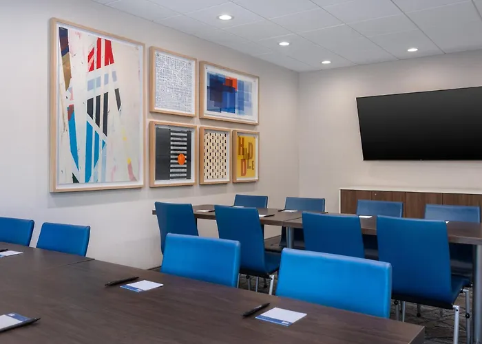 Holiday Inn Express & Suites Alton St Louis Area By Ihg