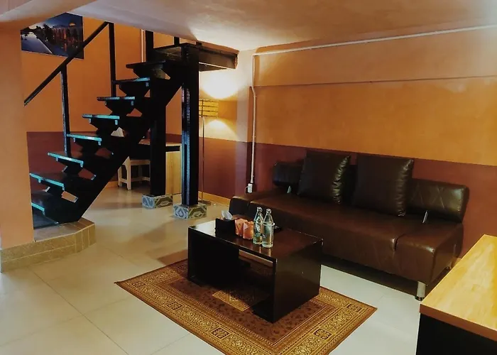 Retro Box Hotel Chumphon