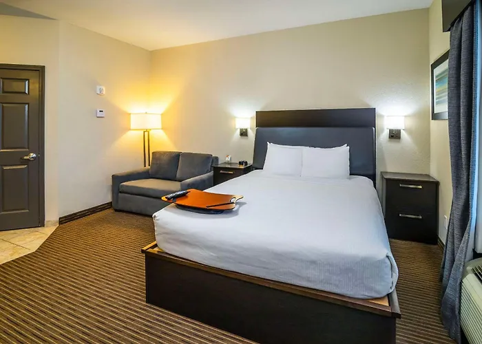 Quality Inn & Suites Moose Jaw
