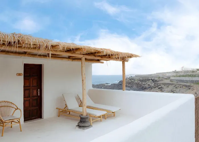 Costa Magica - Romantic Ocean Boutique Hotel & Club