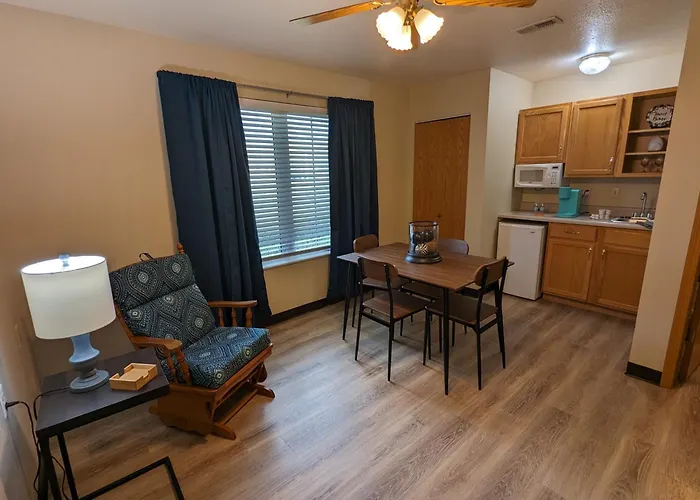Waterloo Suites Queen 1