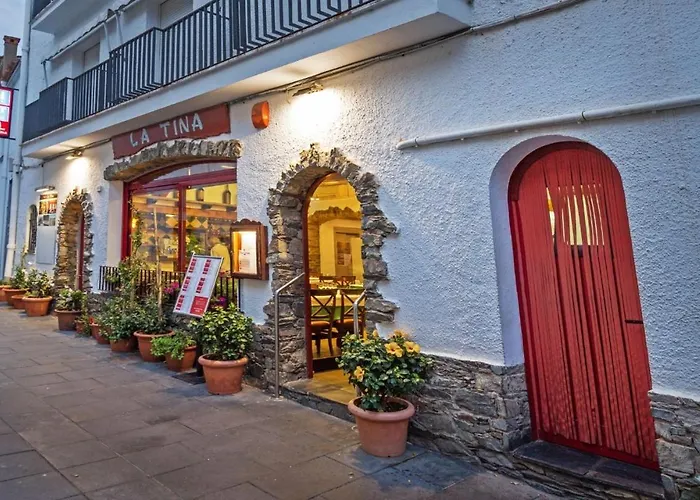 Hostal La Tina