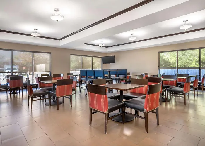 Comfort Suites Old Town Spring