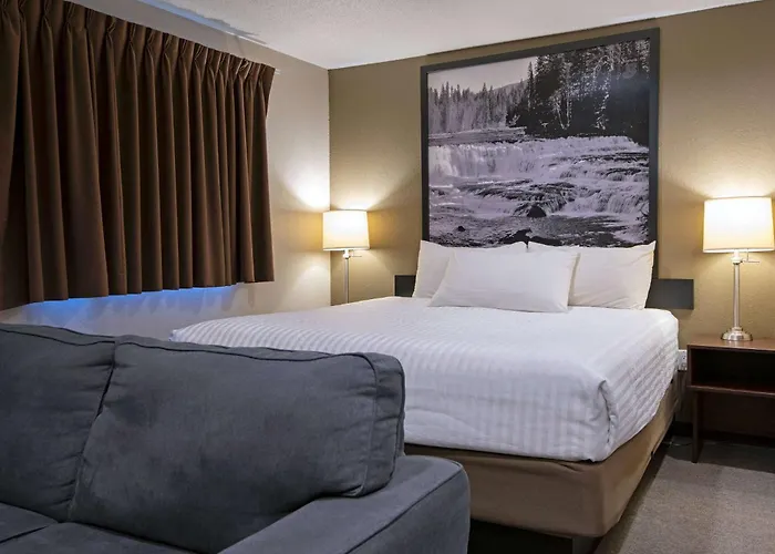 Super 8 By Wyndham Kamloops On The Hill