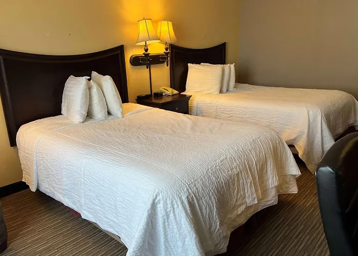 Days Inn By Wyndham Pittsburg Ks