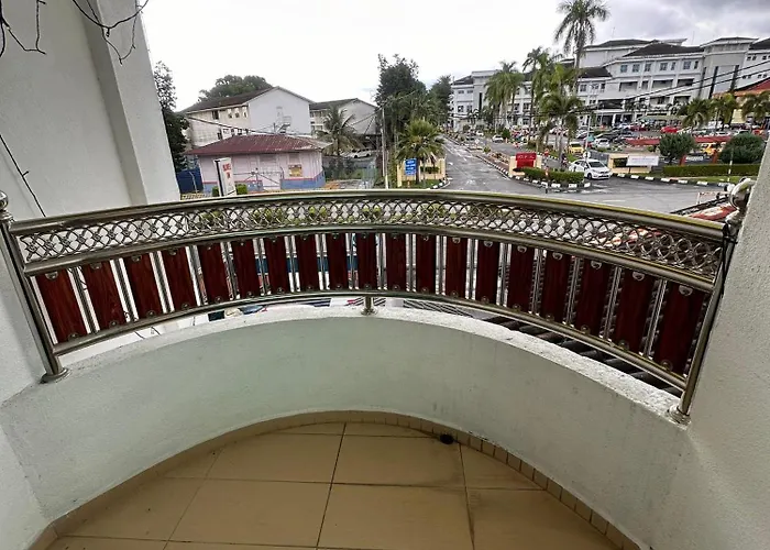 Maxwell Inn Luxury Hotel