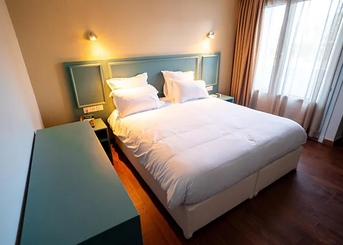 Breeze Hotel
