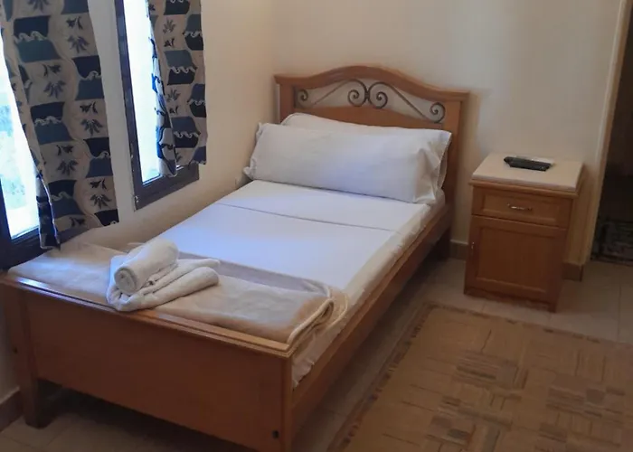Applicators Hotel