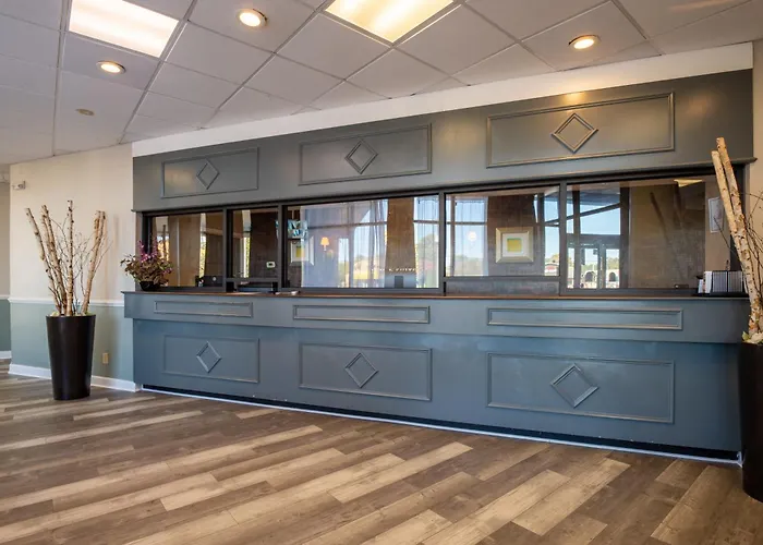 Dominion Inn And Suites