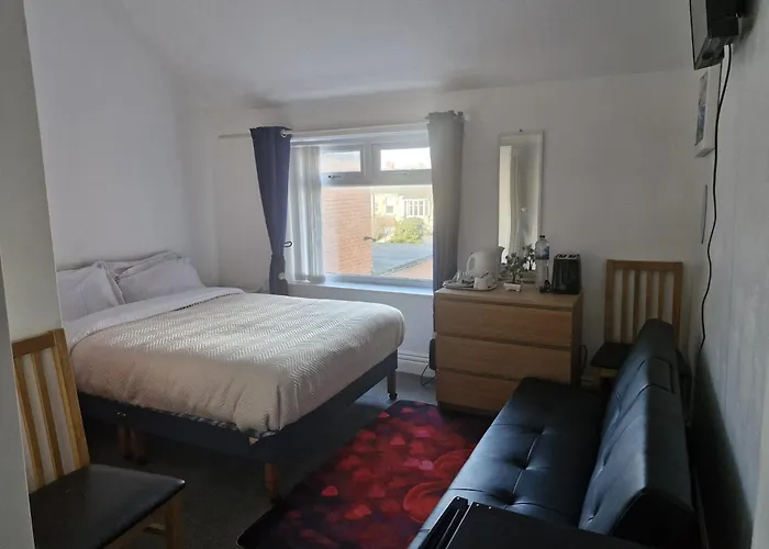 Pinnacle Hotel & Suites Formerly Jean Martyn Hotel Near Central Blackpool, Near Beach & Attractions