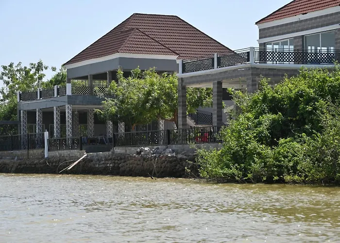 Island Hotel Janjanbureh