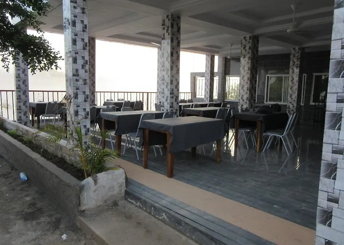 Island Hotel Janjanbureh