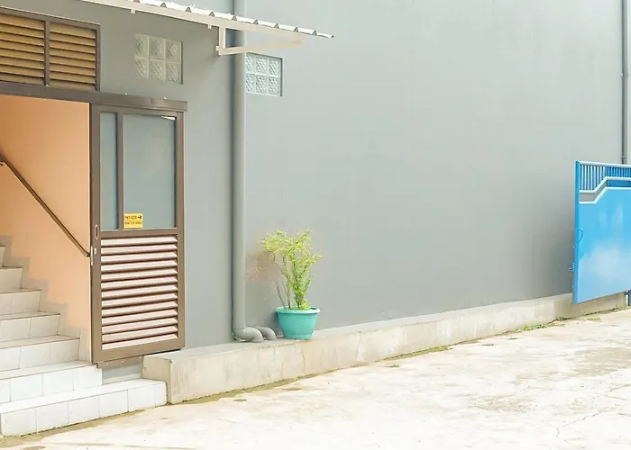Urbanview Mj House Syariah Bandung