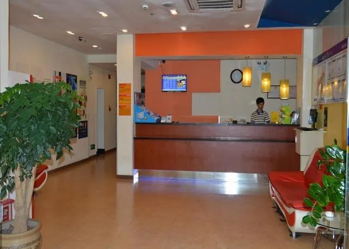 7 Days Inn Meizhou Jiangnan Kedu Commercial Plaza