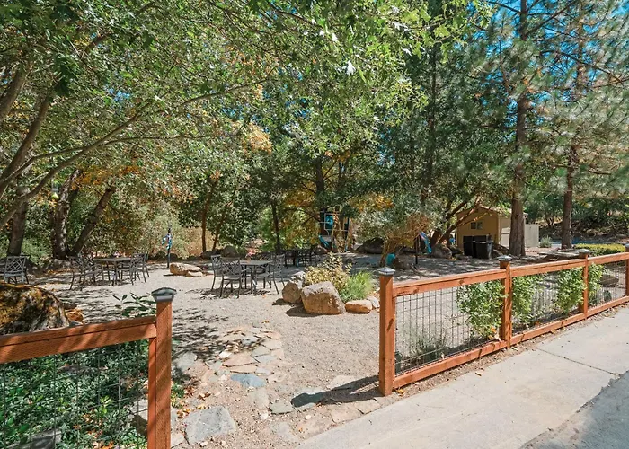 The Fainting Couch Boutique Hotel