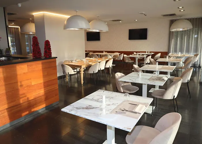 One Hotel&Restaurant